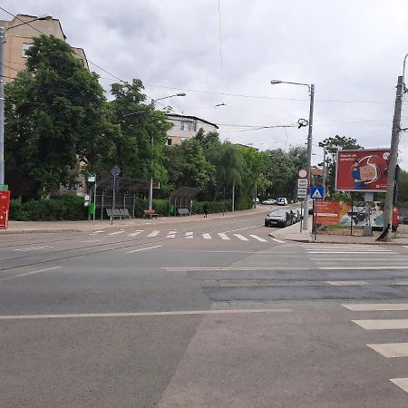 3camere central Iasi Esterno foto