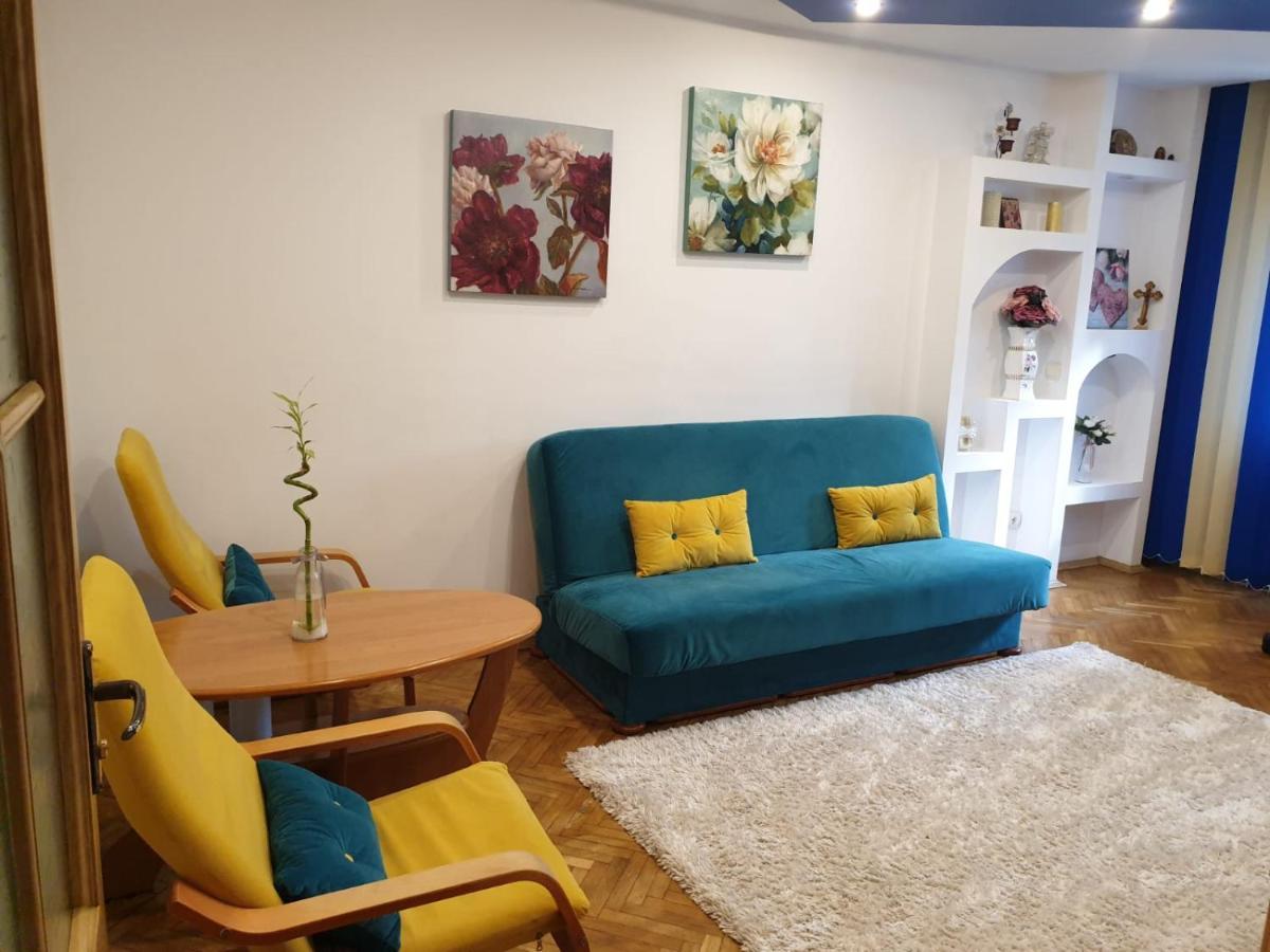 3camere central Iasi Esterno foto