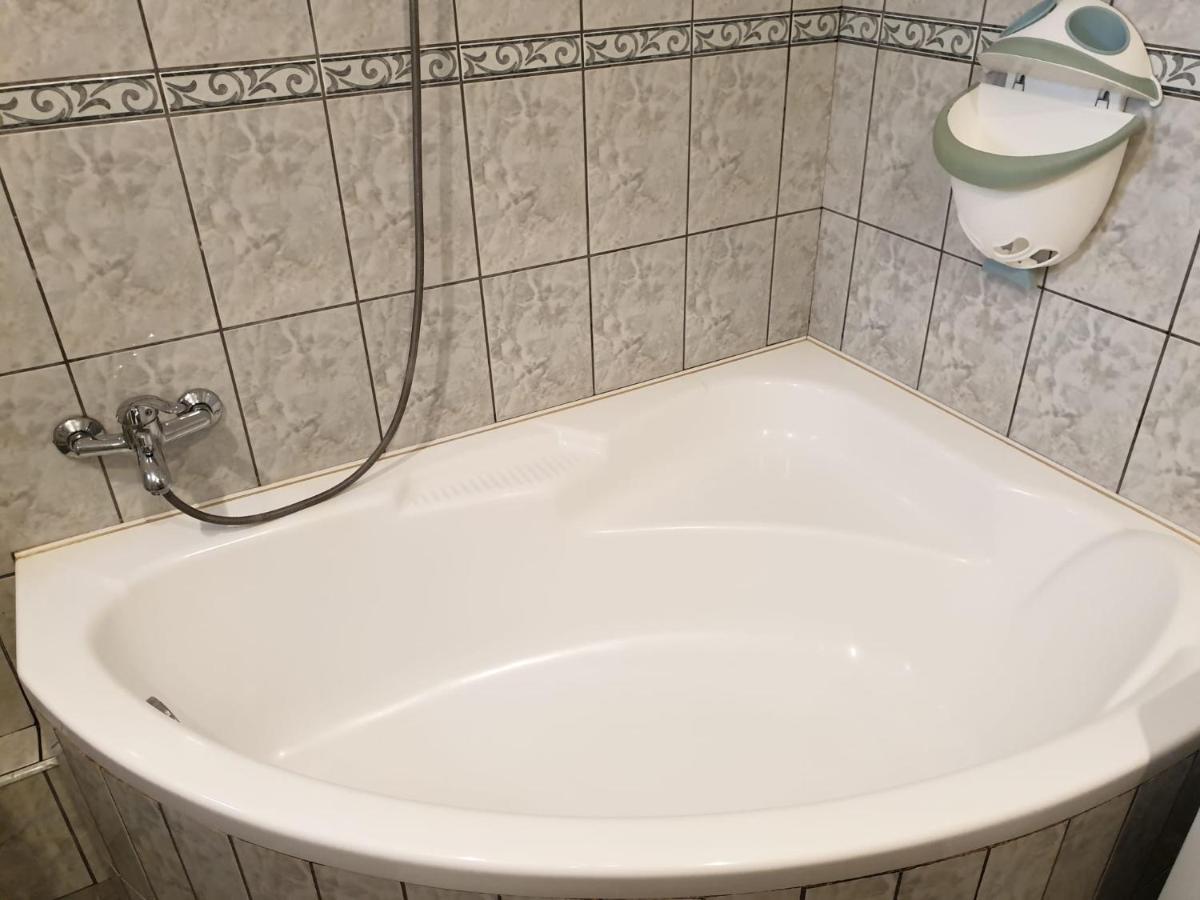 3camere central Iasi Esterno foto