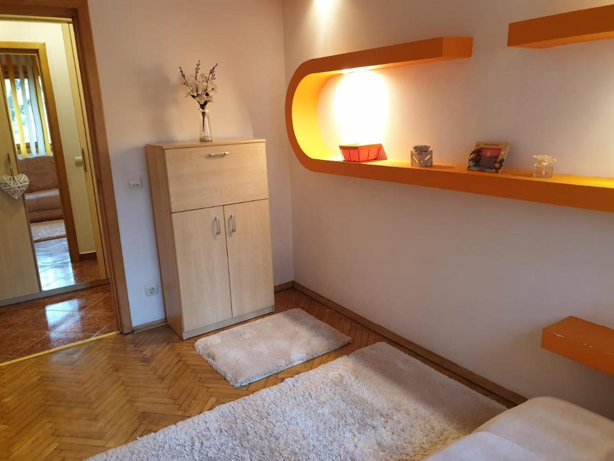 3camere central Iasi Esterno foto