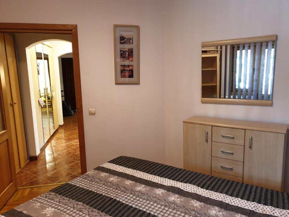 3camere central Iasi Esterno foto