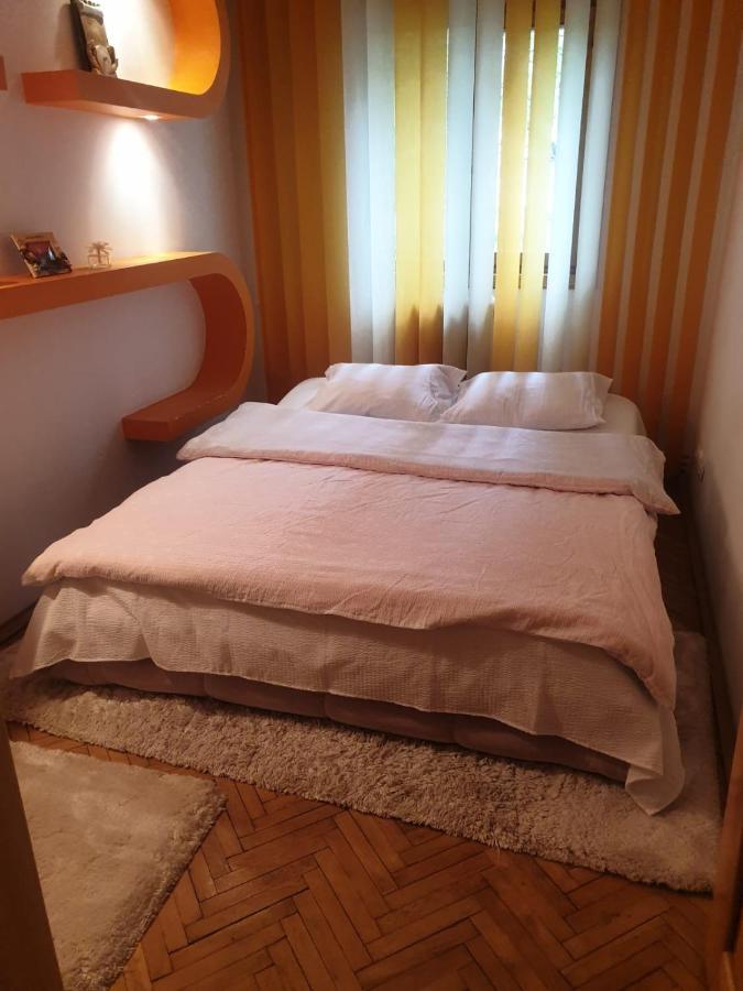 3camere central Iasi Esterno foto