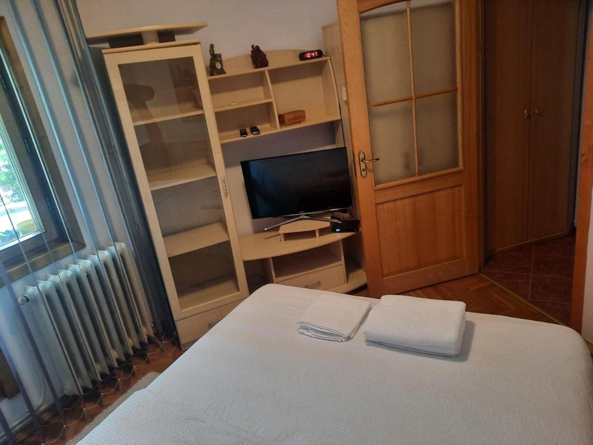 3camere central Iasi Esterno foto