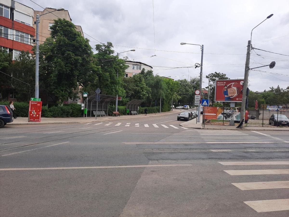 3camere central Iasi Esterno foto